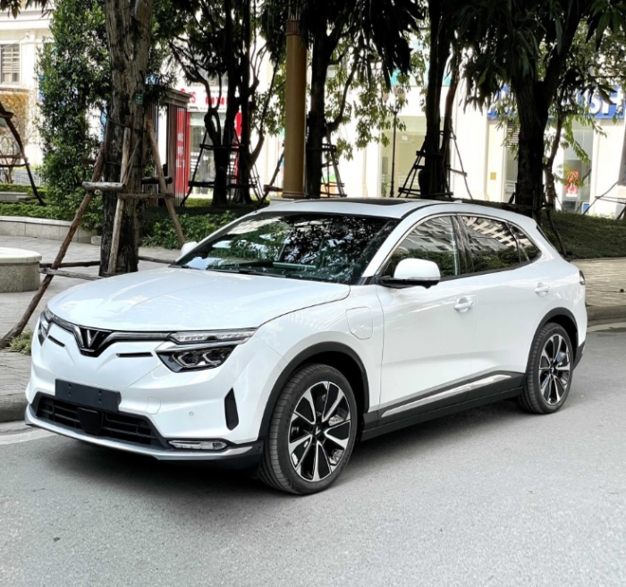 Gi&aacute; xăng dầu trưa 8/7: RON 92 v&agrave; E10 giảm &lsquo;mất phanh&rsquo;, dầu diesel tụt 23.600 đồng/l&iacute;t, bảng gi&aacute; lăn b&aacute;nh VinFast VF 8 ảnh 3