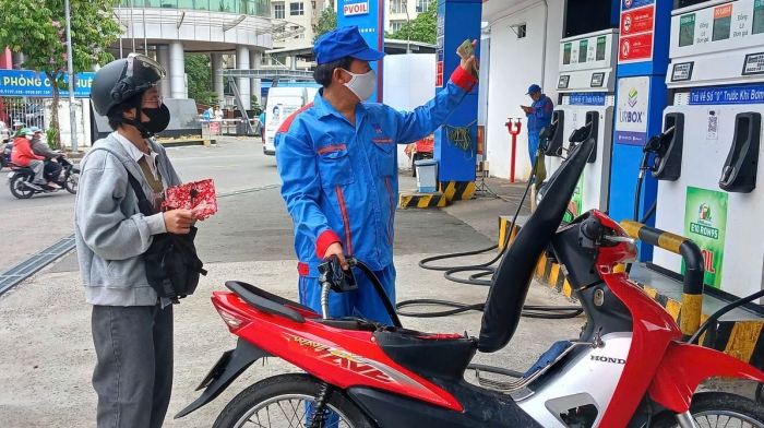 Gi&aacute; xăng dầu trưa nay 10/7: E10 giảm 11.400 đồng, RON 92 rất gần 18.000 đồng/l&iacute;t, gi&aacute; lăn b&aacute;nh Mitsubishi Xforce cực rẻ ảnh 1