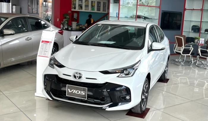 Gi&aacute; xăng dầu chiều 13/7: RON 92 tụt xuống đ&aacute;y mới &lsquo;rẻ như rau&rsquo;, E10 giảm hơn 11.000 đồng/l&iacute;t, gi&aacute; lăn b&aacute;nh Toyota Vios ảnh 2