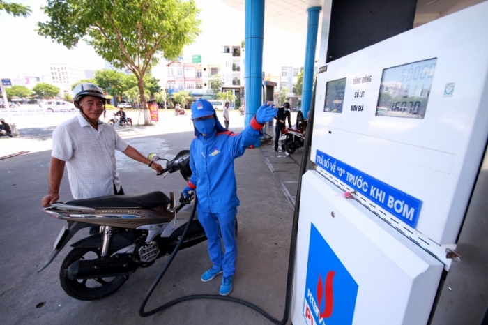 Gi&aacute; xăng dầu trưa 13/7: Dầu diesel &lsquo;rẻ như cho&rsquo;, E10 v&agrave; RON 92 giảm hơn 10.900 đồng, gi&aacute; lăn b&aacute;nh Toyota Corolla Cross ảnh 1