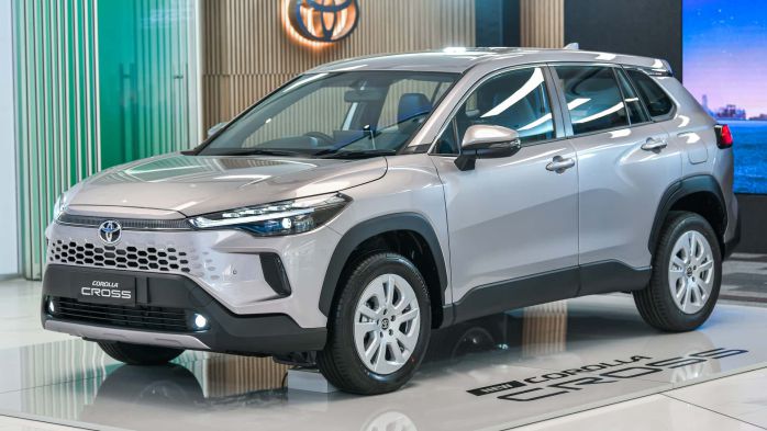 Gi&aacute; xăng dầu trưa 13/7: Dầu diesel &lsquo;rẻ như cho&rsquo;, E10 v&agrave; RON 92 giảm hơn 10.900 đồng, gi&aacute; lăn b&aacute;nh Toyota Corolla Cross ảnh 4