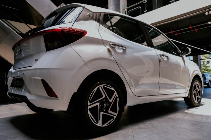 Gi&aacute; xăng dầu trưa nay 16/7: Dầu diesel rất gần đ&aacute;y, E10 v&agrave; RON 92 &lsquo;rụng&rsquo; 11.000 đồng/l&iacute;t, gi&aacute; lăn b&aacute;nh Hyundai Grand i10 ảnh 4