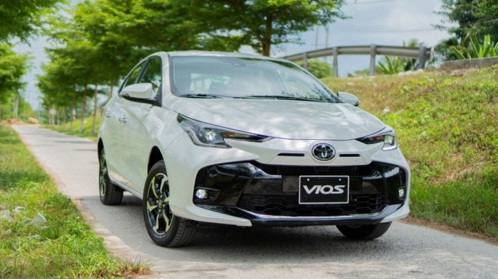 Gi&aacute; xăng dầu chiều nay 24/7: Dầu diesel ở gần đ&aacute;y, xăng RON 92 v&agrave; E10 tụt gần 10.000 đồng/l&iacute;t, gi&aacute; lăn b&aacute;nh Toyota Vios ảnh 3