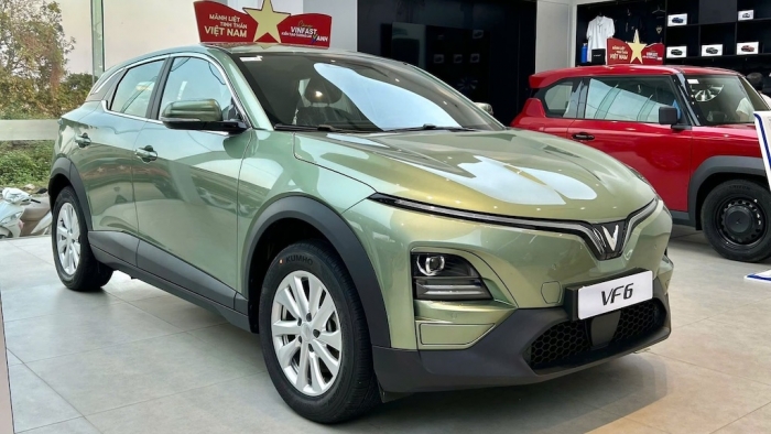 Gi&aacute; xăng dầu chiều nay 26/7: E10 v&agrave; RON 92 &lsquo;rẻ như b&uacute;n&rsquo;, dầu diesel giảm gần 20.000 đồng/l&iacute;t, gi&aacute; lăn b&aacute;nh VinFast VF 6 ảnh 2