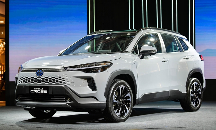 Gi&aacute; xăng dầu trưa 23/7: E10 v&agrave; RON 92 &lsquo;rộng cửa&rsquo; về lại đ&aacute;y, dầu diesel &lsquo;rẻ như cho&rsquo;, gi&aacute; lăn b&aacute;nh Toyota Corolla Cross ảnh 3