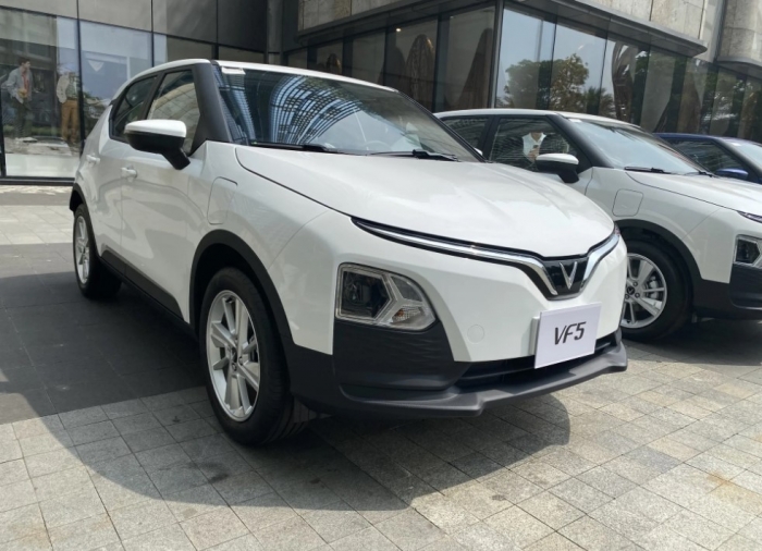 Gi&aacute; xăng dầu trưa nay 22/7: RON 92 v&agrave; E10 &lsquo;rẻ như rau&rsquo;, dầu diesel chỉ c&aacute;ch đ&aacute;y &lsquo;gang tấc&rsquo;, gi&aacute; lăn b&aacute;nh VinFast VF 5 ảnh 3