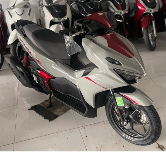Gi&aacute; xăng dầu h&ocirc;m nay 29/7: Xăng RON 92 v&agrave; E10 giảm gần 10.000 đồng, sắp &lsquo;rẻ như b&egrave;o&rsquo;, bảng gi&aacute; đầy b&igrave;nh xe ga 150-160cc ảnh 3