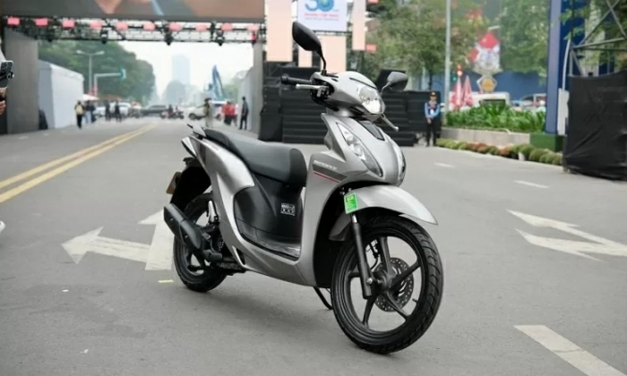 Gi&aacute; xăng dầu trưa nay 28/7: Xăng E10 giảm gần 10.000 đồng/l&iacute;t, RON 92 sắp về đ&aacute;y cực rẻ, bảng gi&aacute; đầy b&igrave;nh xe ga 110cc ảnh 2