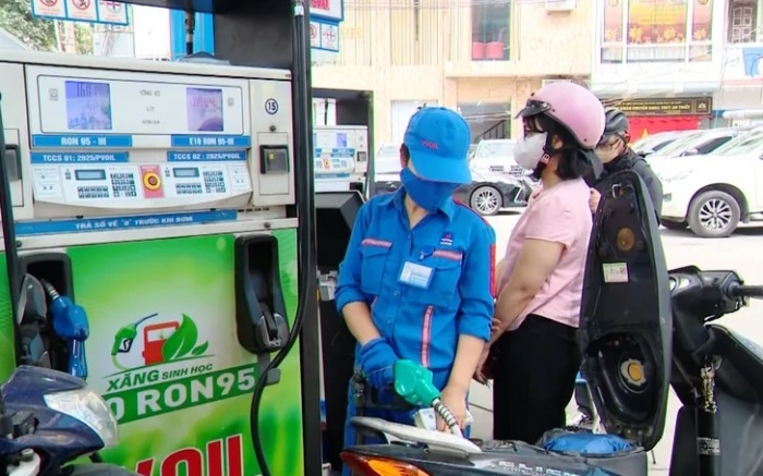 Gi&aacute; xăng dầu h&ocirc;m nay 5/8: RON 92 rẻ hơn đỉnh 7.700 đồng, E10 sắp xuống đ&aacute;y mới &lsquo;rẻ như cho&rsquo;, gi&aacute; đầy b&igrave;nh xe ga 110cc ảnh 1