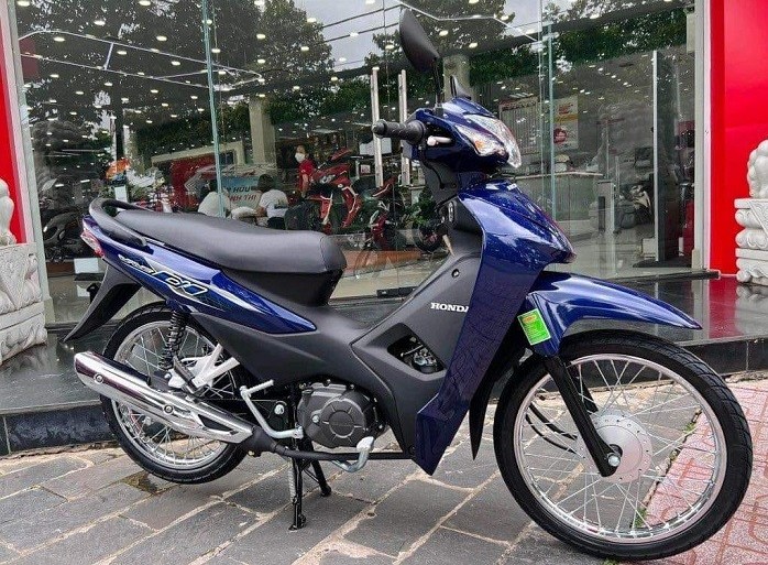 Gi&aacute; xăng dầu tối nay 5/8: Xăng E10 v&agrave; RON 92 giảm s&aacute;t đ&aacute;y, dầu diesel đang 'rẻ như b&egrave;o', bảng gi&aacute; đầy b&igrave;nh c&aacute;c mẫu xe số ảnh 2