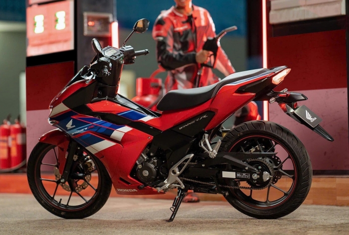 Giá xăng dầu hôm nay 11/8: Xăng RON E10 và RON 92 ‘rộng đường’ xuống 17.000 đồng/lít, giá đầy bình xe côn tay 150-155cc ảnh 3