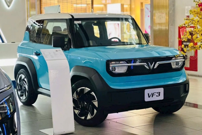 Gi&aacute; xăng dầu h&ocirc;m nay 17/8: Xăng E10 RON 95 giảm &lsquo;đứt phanh&rsquo;, E5 RON 92 xuống mức &lsquo;rẻ như b&egrave;o&rsquo;, gi&aacute; lăn b&aacute;nh VinFast VF 3 ảnh 2