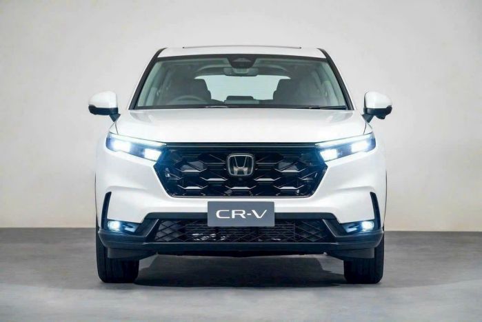 Gi&aacute; xăng dầu trưa nay 10/8: E10 &lsquo;s&aacute;ng cửa&rsquo; về dưới 18.000 đồng/l&iacute;t, RON 92 đ&atilde; rẻ hơn 8.300 đồng, gi&aacute; lăn b&aacute;nh Honda CR-V ảnh 3