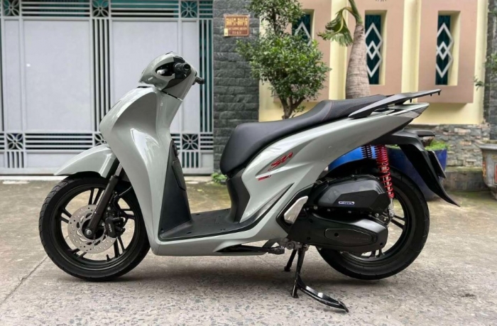 Gi&aacute; xăng dầu chiều nay 20/8: Xăng E5 RON 92 v&agrave; E10 RON 95 đồng loạt tăng mạnh, bảng gi&aacute; đầy b&igrave;nh xe ga 150-160cc ảnh 2