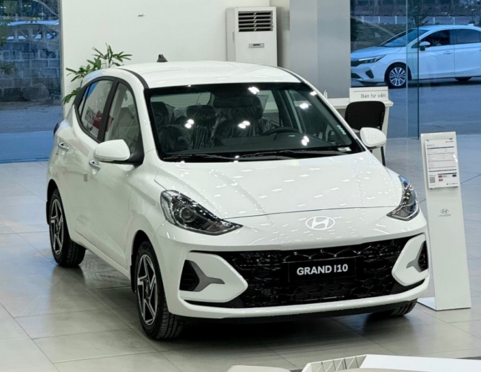 Gi&aacute; xăng dầu trưa nay 20/8: Xăng RON 92 giảm về gần đ&aacute;y, E10 rẻ hơn đỉnh gần 10.000 đồng, gi&aacute; lăn b&aacute;nh Hyundai Grand i10 ảnh 2