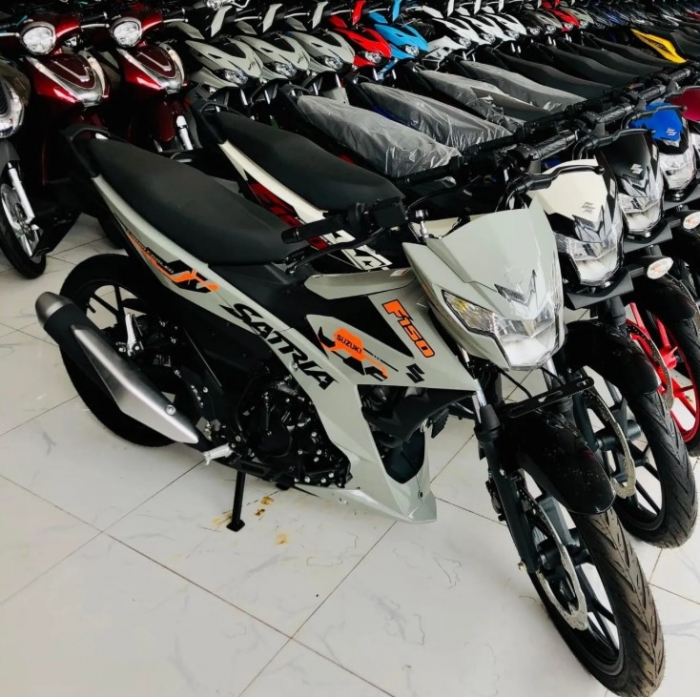 Gi&aacute; xăng dầu chiều 28/8: Xăng E10 về gần mốc 19.000 đồng/l&iacute;t, RON 92 giảm c&aacute;ch đ&aacute;y 2.600 đồng, b&igrave;nh xe c&ocirc;n tay 150-155cc ảnh 3