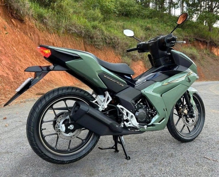 Gi&aacute; xăng dầu chiều 30/8: Xăng RON 92 giảm gần 18.000 đồng/l&iacute;t, E10 c&aacute;ch đ&aacute;y 2.599 đồng, gi&aacute; đầy b&igrave;nh xe c&ocirc;n tay 150cc ảnh 3