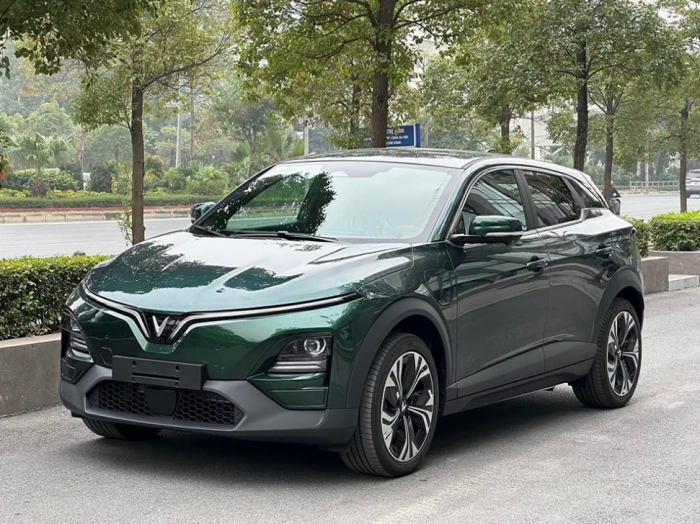 Gi&aacute; xăng dầu h&ocirc;m nay 25/8: Dầu diesel gần đ&aacute;y, E5 RON 92 v&agrave; E10 RON 95 c&oacute; về 18.000 đồng/l&iacute;t? Gi&aacute; lăn b&aacute;nh VinFast VF 6 ảnh 2