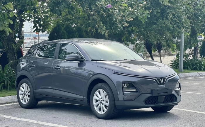 Gi&aacute; xăng dầu h&ocirc;m nay 25/8: Dầu diesel gần đ&aacute;y, E5 RON 92 v&agrave; E10 RON 95 c&oacute; về 18.000 đồng/l&iacute;t? Gi&aacute; lăn b&aacute;nh VinFast VF 6 ảnh 4