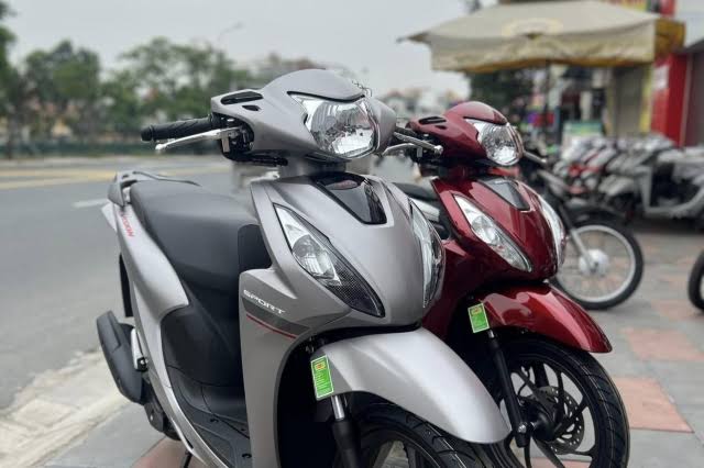 Gi&aacute; xăng dầu h&ocirc;m nay 30/8: Xăng E10 RON 95 giảm &lsquo;cắm đầu&rsquo;, E5 RON 92 kh&ocirc;ng xa 17.000 đồng/l&iacute;t, gi&aacute; đầy b&igrave;nh xe ga 110cc ảnh 2