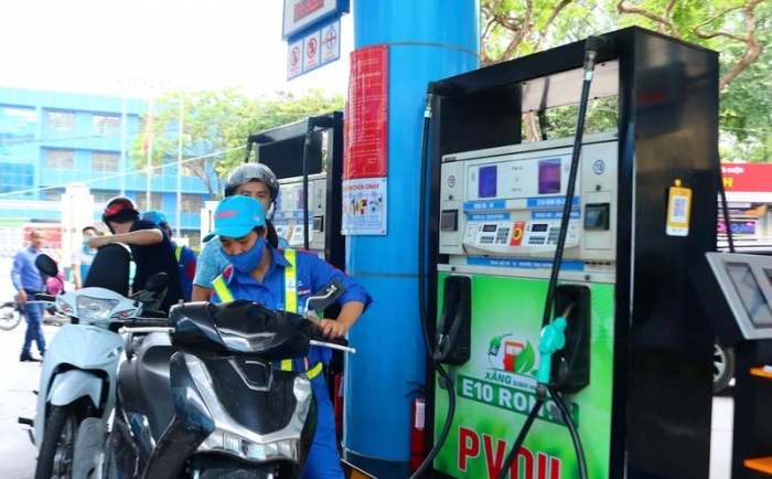 Giá xăng dầu chiều nay 5/9: Xăng E5 RON 92 ‘rẻ như rau’, E10 RON 95 rất gần 18.000 đồng/lít, giá đầy bình xe ga 110cc ảnh 1