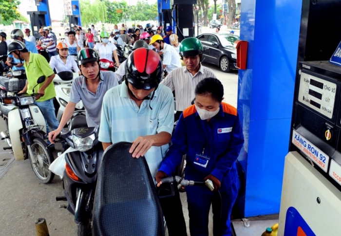 Gi&aacute; xăng dầu h&ocirc;m nay 2/9: Xăng E10 &lsquo;rộng đường&rsquo; xuống 17.000 đồng/l&iacute;t, RON 92 &lsquo;b&aacute;n như biếu&rsquo;, gi&aacute; đầy b&igrave;nh xe ga 125cc ảnh 1