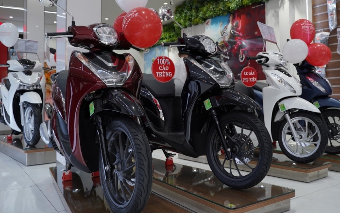 Gi&aacute; xăng dầu h&ocirc;m nay 2/9: Xăng E10 &lsquo;rộng đường&rsquo; xuống 17.000 đồng/l&iacute;t, RON 92 &lsquo;b&aacute;n như biếu&rsquo;, gi&aacute; đầy b&igrave;nh xe ga 125cc ảnh 3