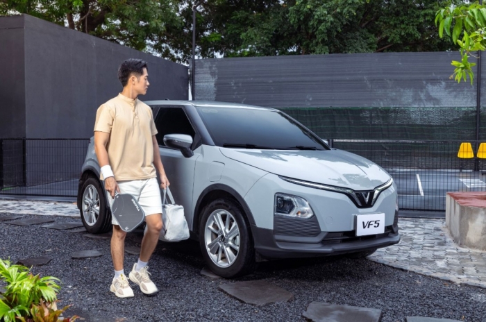Gi&aacute; xăng dầu h&ocirc;m nay 11/9: Dầu diesel tăng cao, xăng E10 v&agrave; RON 92 c&aacute;ch đ&aacute;y hơn 4.500 đồng, gi&aacute; lăn b&aacute;nh VinFast VF 5 ảnh 2