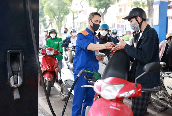 Gi&aacute; xăng dầu h&ocirc;m nay 14/9: Dầu diesel vẫn rẻ, RON 92 v&agrave; E10 c&oacute; quay lại mốc 19.000 đồng/l&iacute;t? Gi&aacute; đầy b&igrave;nh &ocirc; t&ocirc; Toyota ảnh 1