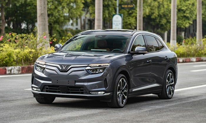 Gi&aacute; xăng dầu tối 7/9: Dầu diesel &lsquo;rẻ b&egrave;o&rsquo;, E10 v&agrave; RON 92 &lsquo;s&aacute;ng cửa&rsquo; về dưới 18.000 đồng/l&iacute;t? Gi&aacute; lăn b&aacute;nh VinFast VF 8 ảnh 2