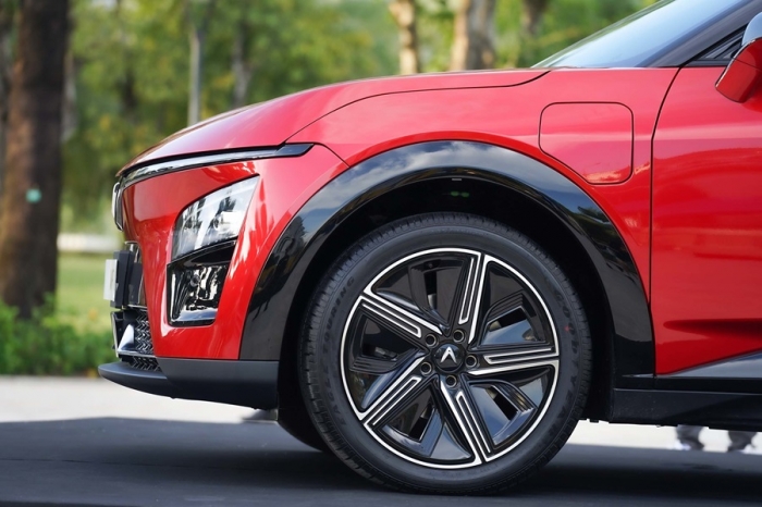 Gi&aacute; xăng dầu trưa 8/9: Dầu diesel li&ecirc;n tiếp giảm, xăng RON 92 v&agrave; E10 c&oacute; xuống 17.000 đồng/l&iacute;t? Gi&aacute; lăn b&aacute;nh VinFast VF 7 ảnh 6