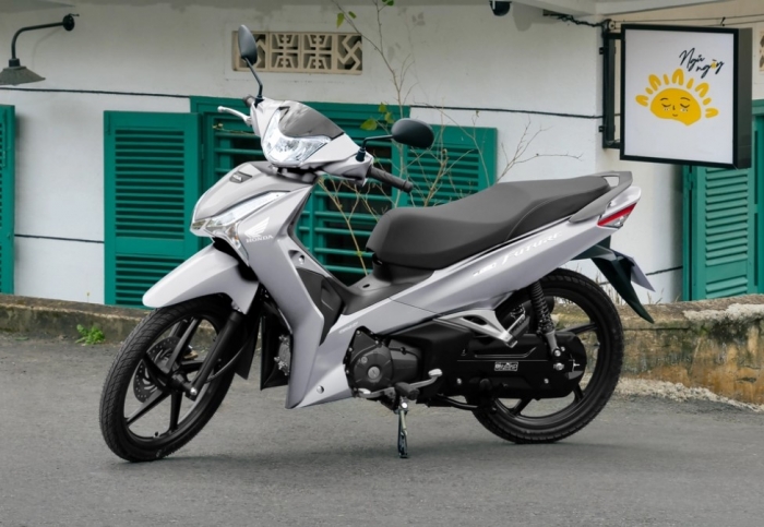Gi&aacute; xăng dầu chiều 12/9: RON 92 &lsquo;bốc hơi&rsquo; 6.370 đồng từ đỉnh, E10 c&oacute; xuống 18.000 đồng/l&iacute;t? gi&aacute; đầy b&igrave;nh c&aacute;c mẫu xe số ảnh 2