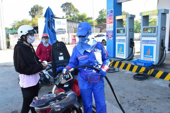 Gi&aacute; xăng dầu tối 14/9: Dầu diesel vẫn rẻ, E10 RON 95 v&agrave; E5 RON 92 rục rịch về 18.000 đồng/l&iacute;t? Gi&aacute; đầy b&igrave;nh xe ga 110cc ảnh 1