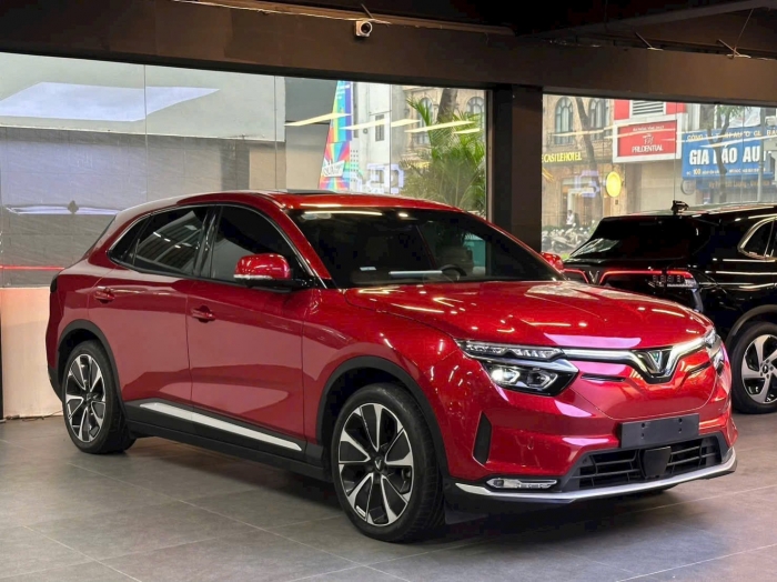 Gi&aacute; xăng dầu tối 7/9: Dầu diesel &lsquo;rẻ b&egrave;o&rsquo;, E10 v&agrave; RON 92 &lsquo;s&aacute;ng cửa&rsquo; về dưới 18.000 đồng/l&iacute;t? Gi&aacute; lăn b&aacute;nh VinFast VF 8 ảnh 2