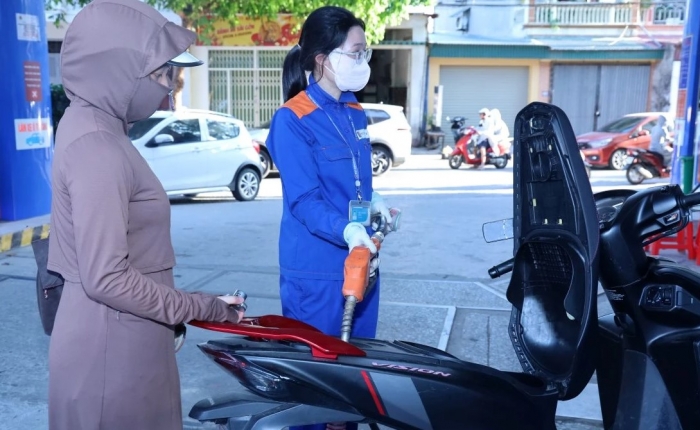 Gi&aacute; xăng dầu tối nay 19/9: Xăng E5 RON 92 tăng đến mốc 25.130 đồng/l&iacute;t, E10 RON 95 c&ograve;n cao hơn, gi&aacute; đầy b&igrave;nh xe ga 110cc ảnh 1