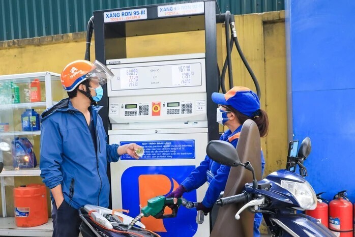 Gi&aacute; xăng dầu chiều 25/9: E5 RON 92 l&ecirc;n mốc 26.397 đồng/l&iacute;t, E10 RON 95 c&aacute;ch đỉnh 4.333 đồng, gi&aacute; đầy b&igrave;nh xe ga 125cc ảnh 1