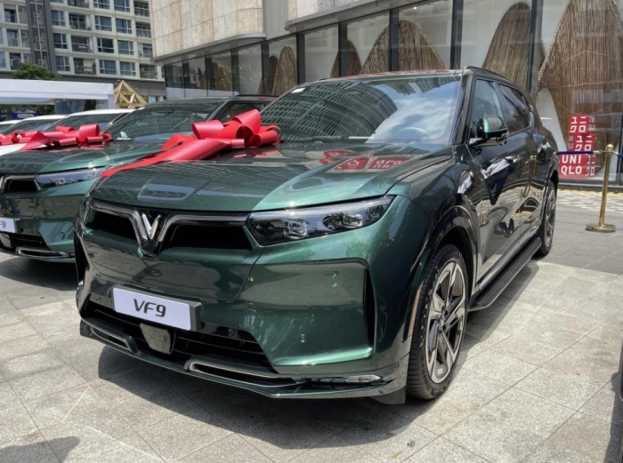 Gi&aacute; xăng dầu h&ocirc;m nay 23/9: Dầu diesel sắp rẻ trở lại, E10 v&agrave; RON 92 xuống 21.000 đồng/l&iacute;t? Gi&aacute; lăn b&aacute;nh VinFast VF 9 mềm ảnh 5