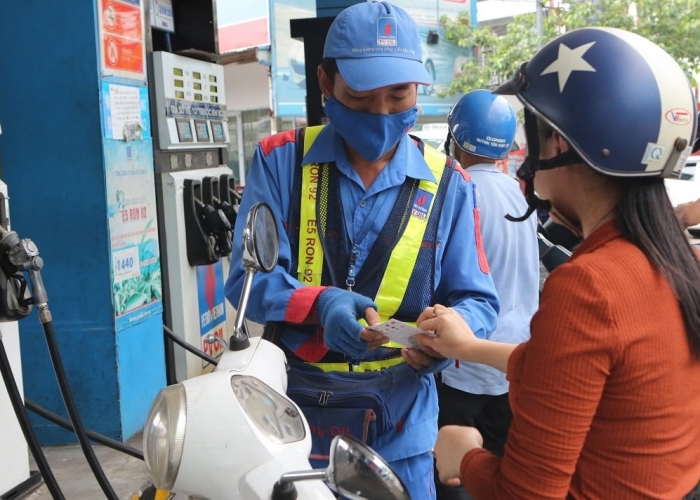 Gi&aacute; xăng dầu tối 25/9: E10 RON 95 chạm mốc 27.087 đồng/l&iacute;t, E5 RON 92 c&aacute;ch đ&aacute;y hơn 7.000 đồng, gi&aacute; đầy b&igrave;nh &ocirc; t&ocirc; Toyota ảnh 1