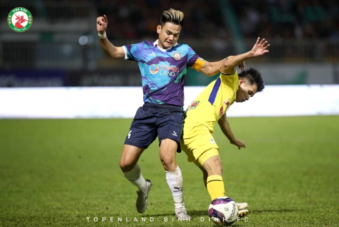 Tin bóng đá tối 30/10: Lỡ hẹn AFF Cup, Quang Hải ghi dấu ấn lớn tại Pau FC