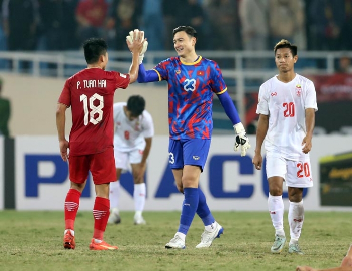 Tin bóng đá tối 9/1: QBV Việt Nam lập kỷ lục ở châu Âu; Trụ cột Indonesia lên tiếng về sân Mỹ Đình