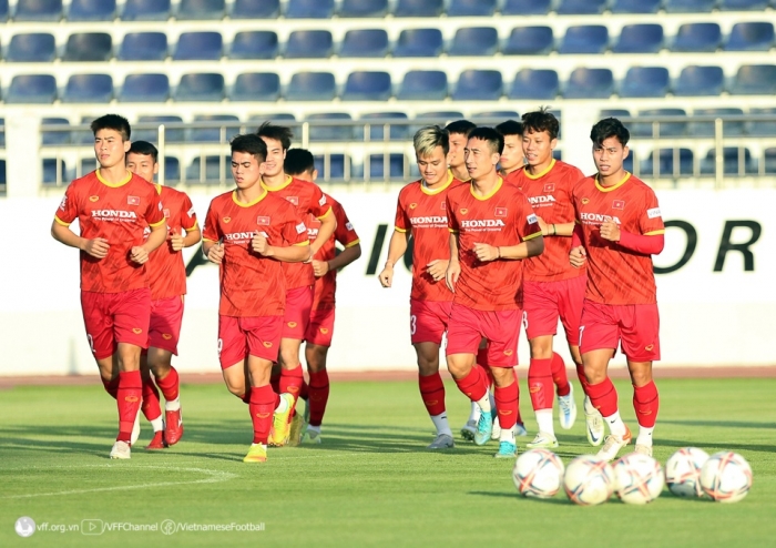 Tin bóng đá tối 4/1: ĐT Việt Nam thăng tiến trên BXH FIFA; Pau FC 'trả giá đắt' vì AFF Cup 2022