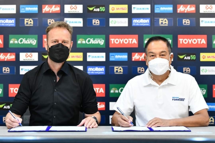 Tin bóng đá tối 4/2: ĐT Việt Nam bị Thái Lan 'ngáng chân'; HLV Park bất ngờ lên kế hoạch giải nghệ