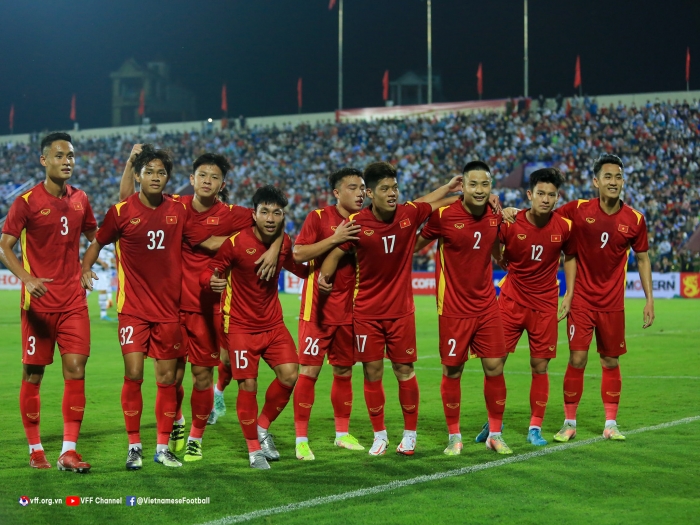 Tin bóng đá tối 27/4: VFF lên kế hoạch không tưởng; Quang Hải bất ngờ có 'bến đỗ mới' tại Việt Nam