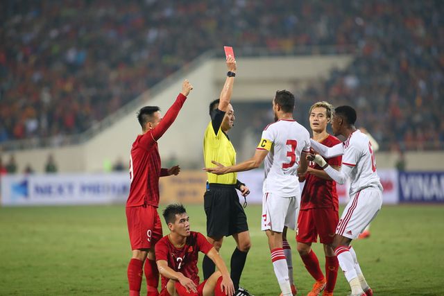 Tin nóng AFF Cup 16/1: HLV Park nhận đặc quyền từ VFF; Ngôi sao số 1 ĐT Việt Nam bị gạch tên?