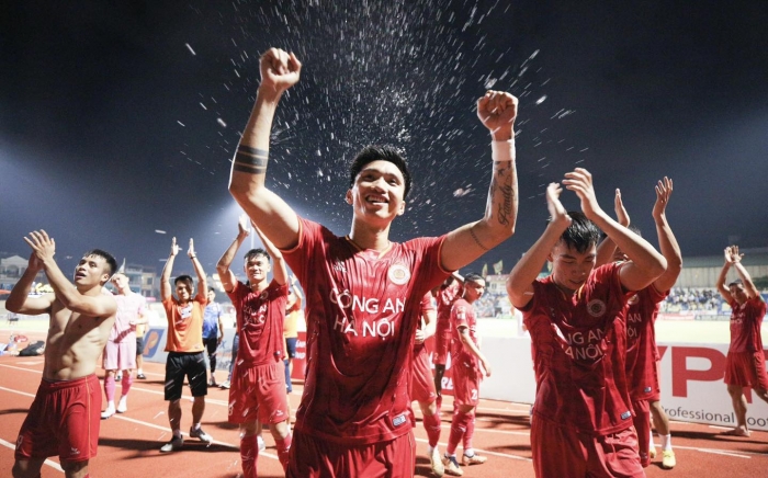 Kết quả bóng đá V.League hôm nay: Quang Hải 'lập công lớn'; Cuộc đua vô địch có bước ngoặt khó tin?