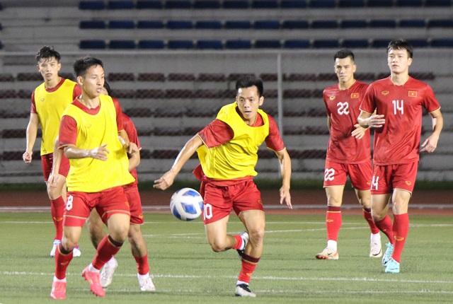 Tin bóng đá tối 15/11: ĐT Việt Nam lộ điểm yếu trước VL World Cup; HLV Troussier gạch tên 5 ngôi sao