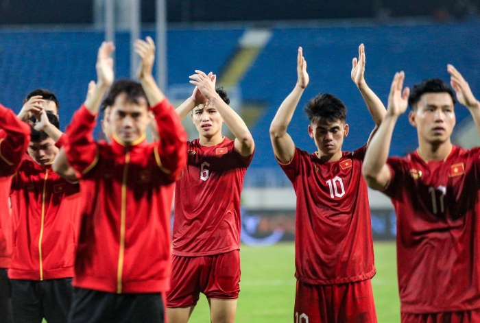 Tin bóng đá tối 23/11: ĐT Việt Nam mất vị thế số 1 ĐNÁ; Trò cưng HLV Park Hang-seo báo tin vui