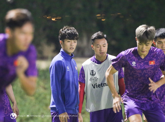 Tin bóng đá tối 23/4: VFF ra quyết định về tân HLV ĐT Việt Nam; NHM 'quay lưng' với U23 Việt Nam?