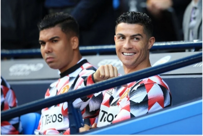 Ronaldo nhận chỉ trích vì phản ứng 'lạ' trong ngày MU để thua Man City, CĐV đòi bán ngay lập tức