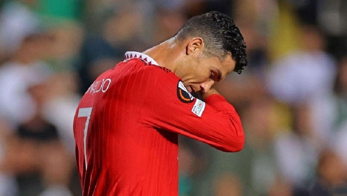 HLV Ten Hag gửi 'tối hậu thư' cho Ronaldo trước trận MU đấu với Sheriff